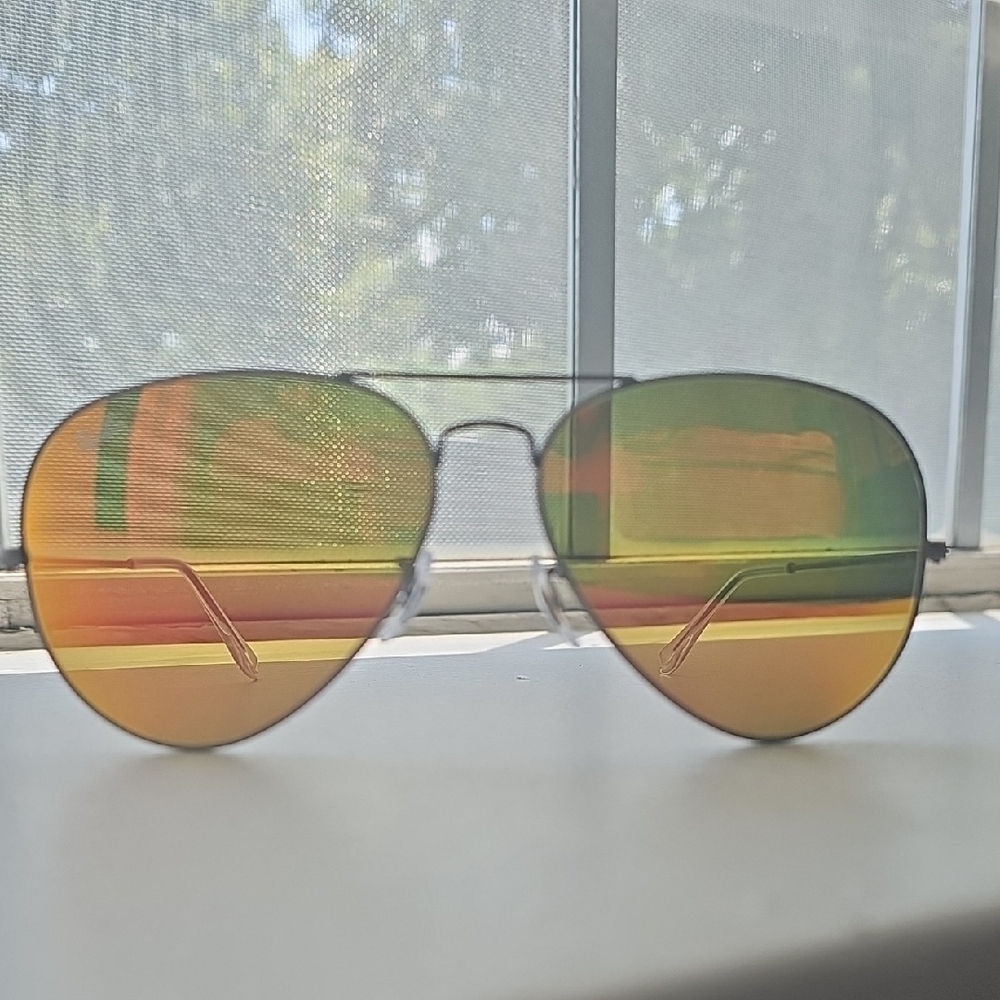 RayBan Aviator Sunglasses with Mirror Lenses